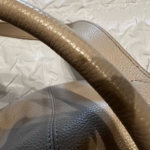 Ora Delphine bucket bag with makeup case - Picture 10 of 11